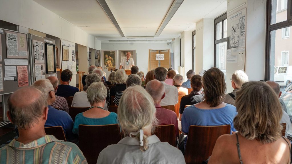 Foto: Der vollbesetzte Vortragssaal